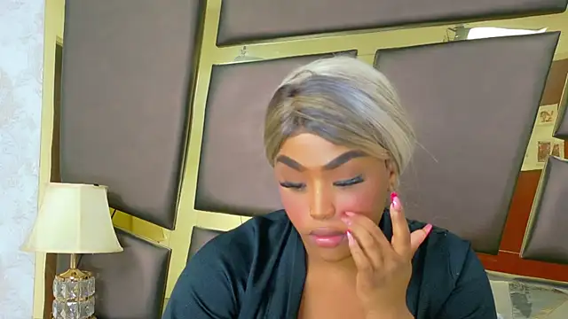 Snapshot of TianahGlow chatting on 11/30/25, 09:46 TianahGlow online show from 11/30/25, 09:46