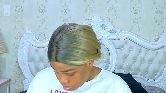 TianahGlow online show from 01/12/26, 08:36