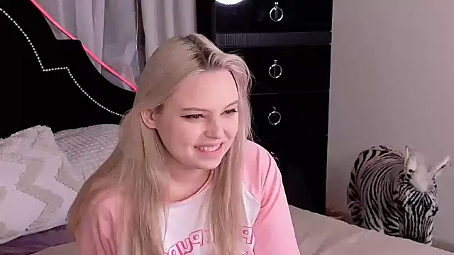 Snapshot of CLAIRE_VOGT chatting on 03/19/25, 05:19 CLAIRE VOGT online show from 03/19/25, 05:19