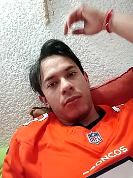 Snapshot of wAlewaxa chatting on 02/17/25, 06:42 wAlewaxa online show from 02/17/25, 06:42