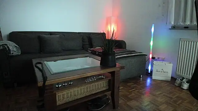 molicaremolicare online show from 11/26/25, 01:01