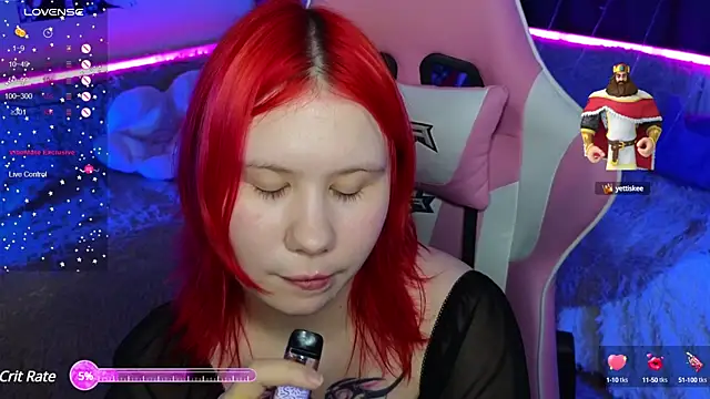 Snapshot of Little_kitsune1707 chatting on 03/18/25, 01:43 Little kitsune1707 online show from 03/18/25, 01:43