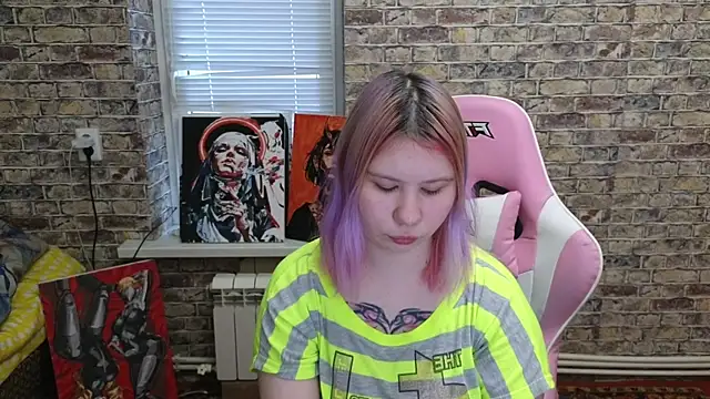 Snapshot of Little_kitsune1707 chatting on 12/14/25, 07:03 Little kitsune1707 online show from 12/14/25, 07:03