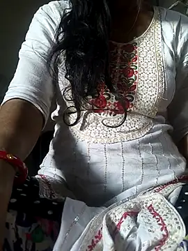 Snapshot of lovely----bhabhi chatting on 12/16/25, 03:00 lovely----bhabhi online show from 12/16/25, 03:00