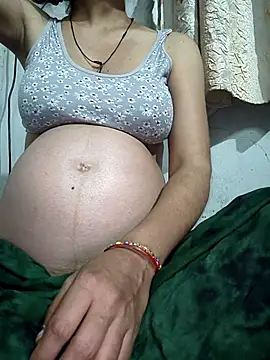 Snapshot of lovely----bhabhi chatting on 03/14/26, 11:21 lovely----bhabhi online show from 03/14/26, 11:21
