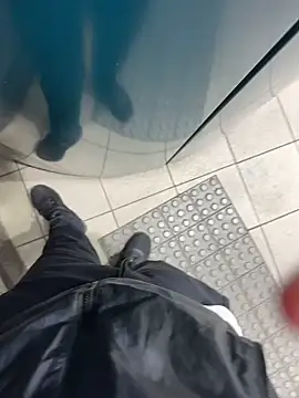 YARASERO-kun online show from 02/12/25, 09:10