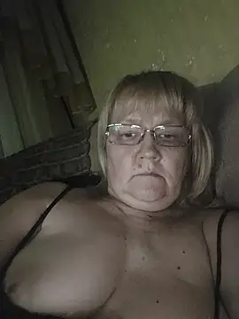 Snapshot of Violet5364 chatting on 06/15/26, 08:00 Violet5364 online show from 06/15/26, 08:00