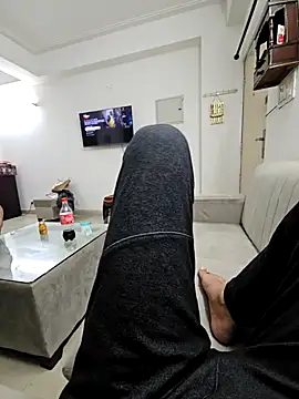 Snapshot of CallMeNick1 chatting on 02/11/25, 02:02 CallMeNick1 online show from 02/11/25, 02:02