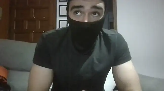 Snapshot of ESCOMOFUC chatting on 02/25/25, 04:57 ESCOMOFUC online show from 02/25/25, 04:57