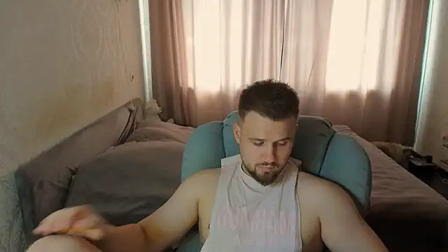 Snapshot of Vladik_b chatting on 06/25/26, 08:52 Vladik b online show from 06/25/26, 08:52