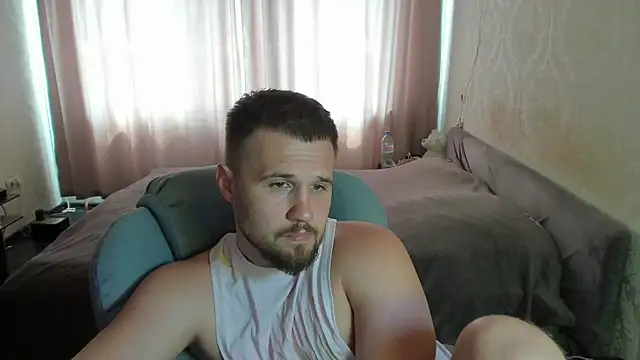 Snapshot of Vladik_b chatting on 06/29/26, 10:15 Vladik b online show from 06/29/26, 10:15