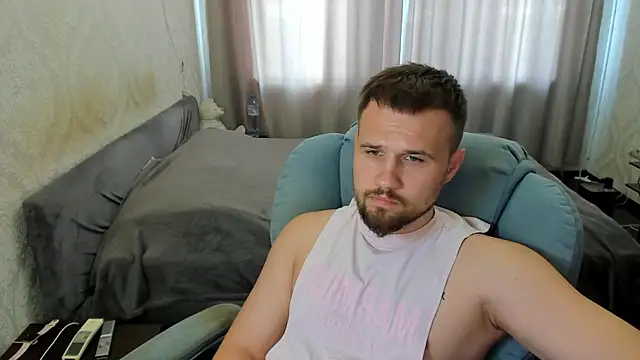 Snapshot of Vladik_b chatting on 07/02/26, 07:25 Vladik b online show from 07/02/26, 07:25
