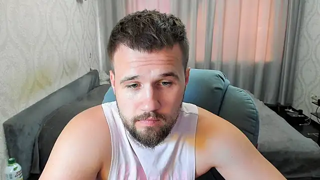 Snapshot of Vladik_b chatting on 07/05/26, 09:27 Vladik b online show from 07/05/26, 09:27