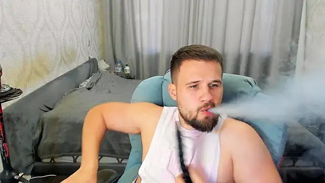 Snapshot of Vladik_b chatting on 07/06/26, 05:37 Vladik b online show from 07/06/26, 05:37