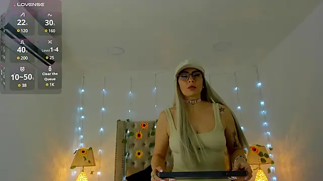 Snapshot of CandieGilson__ chatting on 03/14/25, 12:18 CandieGilson   online show from 03/14/25, 12:18