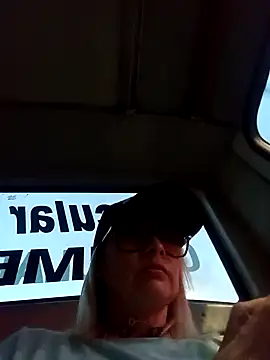 Snapshot of CandieGilson__ chatting on 09/15/25, 10:48 CandieGilson   online show from 09/15/25, 10:48