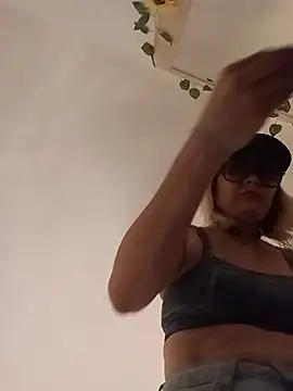 Snapshot of CandieGilson__ chatting on 09/27/25, 11:15 CandieGilson   online show from 09/27/25, 11:15