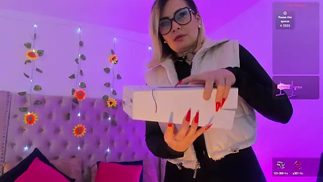 Snapshot of CandieGilson__ chatting on 10/08/25, 11:41 CandieGilson   online show from 10/08/25, 11:41