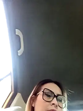 Snapshot of CandieGilson__ chatting on 10/15/25, 11:21 CandieGilson   online show from 10/15/25, 11:21