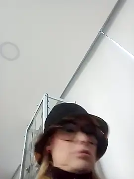 CandieGilson   online show from 12/17/25, 12:33