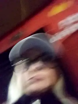 CandieGilson   online show from 04/04/26, 10:24