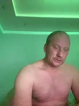 Krzysiekg123 online show from 01/17/26, 04:06