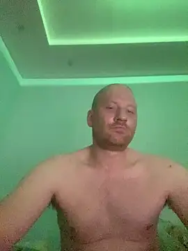 Krzysiekg123 online show from 02/13/26, 09:11