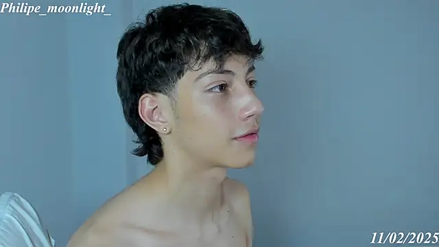 philipe moonlight  online show from 02/11/25, 06:51