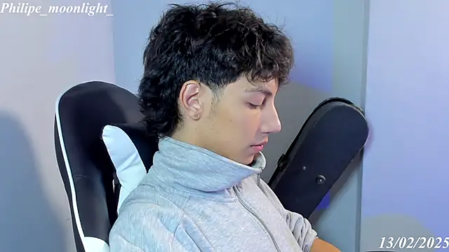 philipe moonlight  online show from 02/14/25, 04:15