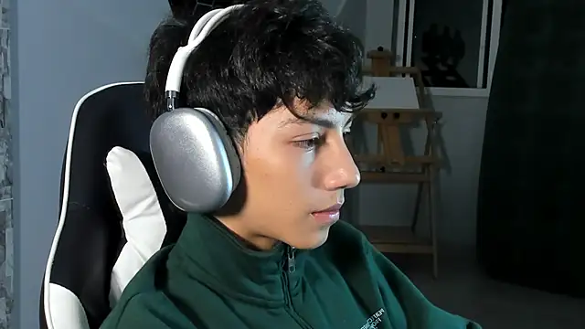 philipe moonlight  online show from 03/03/25, 03:52