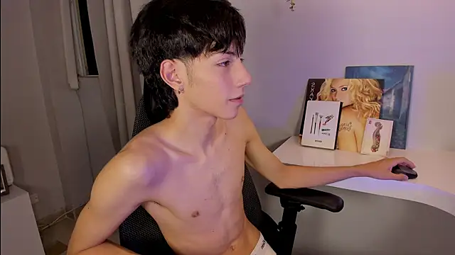 philipe moonlight  online show from 04/12/26, 04:39