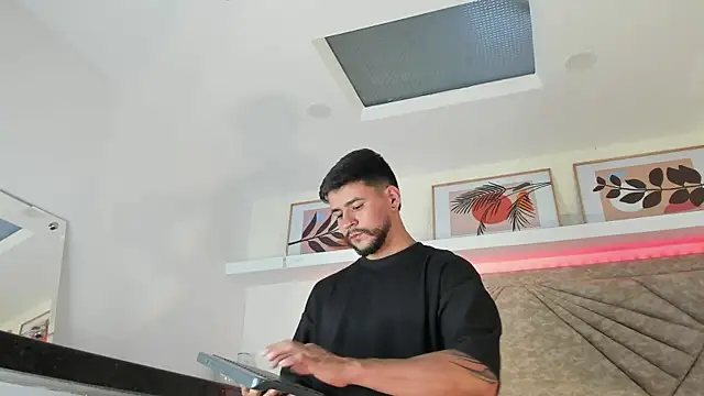 Snapshot of DickGriffith_ chatting on 02/18/25, 08:03 DickGriffith online show from 02/18/25, 08:03