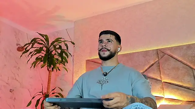 Snapshot of DickGriffith_ chatting on 09/28/25, 07:14 DickGriffith online show from 09/28/25, 07:14