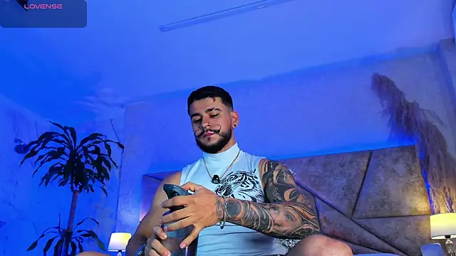 Snapshot of DickGriffith_ chatting on 10/09/25, 12:58 DickGriffith online show from 10/09/25, 12:58