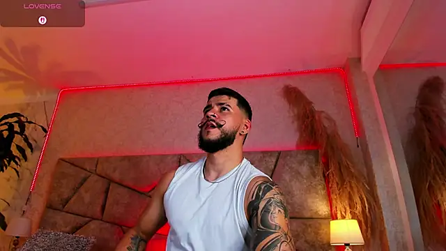 Snapshot of DickGriffith_ chatting on 11/06/25, 07:48 DickGriffith online show from 11/06/25, 07:48