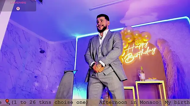 Snapshot of DickGriffith_ chatting on 11/28/25, 01:47 DickGriffith online show from 11/28/25, 01:47