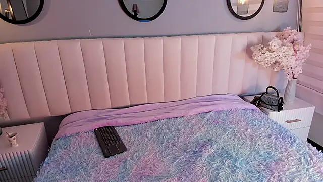 Snapshot of alice_lodge chatting on 12/01/25, 03:22 alice lodge online show from 12/01/25, 03:22