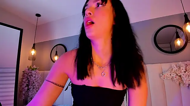 Snapshot of alice_lodge chatting on 12/02/25, 03:12 alice lodge online show from 12/02/25, 03:12