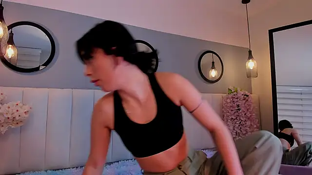 Snapshot of alice_lodge chatting on 12/05/25, 03:04 alice lodge online show from 12/05/25, 03:04