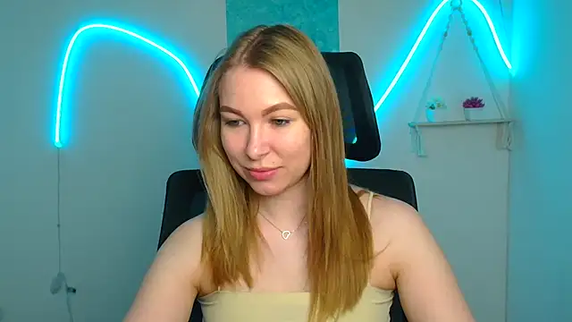 Snapshot of Dana_flowers chatting on 05/07/26, 05:24 Dana flowers online show from 05/07/26, 05:24