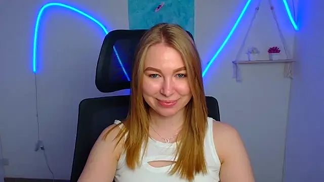 Snapshot of Dana_flowers chatting on 05/19/26, 05:36 Dana flowers online show from 05/19/26, 05:36