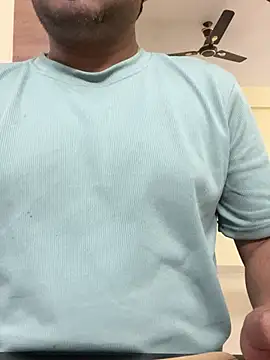 Snapshot of Kristi_Uniq chatting on 02/11/25, 01:20 Kristi Uniq online show from 02/11/25, 01:20