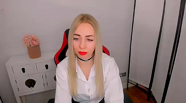 MargaritaRose online show from 02/17/25, 06:37