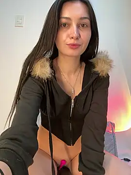 lunalovelee online show from 12/14/25, 02:00