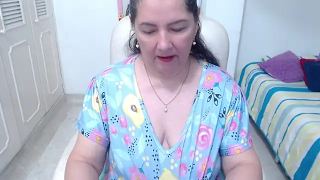 leonela 69 online show from 05/18/26, 11:43