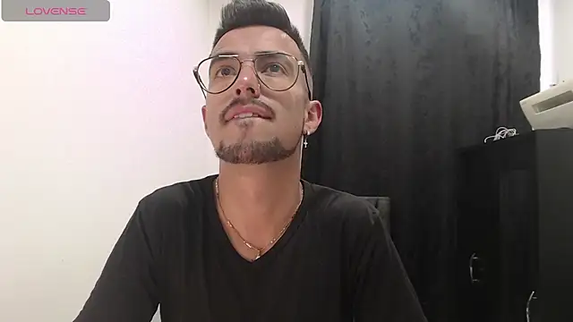 Snapshot of Demian_val chatting on 02/27/25, 10:53 Demian val online show from 02/27/25, 10:53