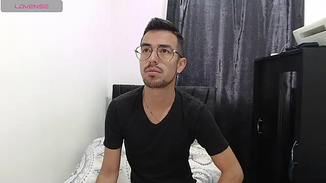 Snapshot of Demian_val chatting on 03/07/25, 02:23 Demian val online show from 03/07/25, 02:23