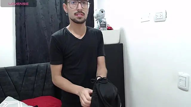 Snapshot of Demian_val chatting on 02/16/26, 12:01 Demian val online show from 02/16/26, 12:01