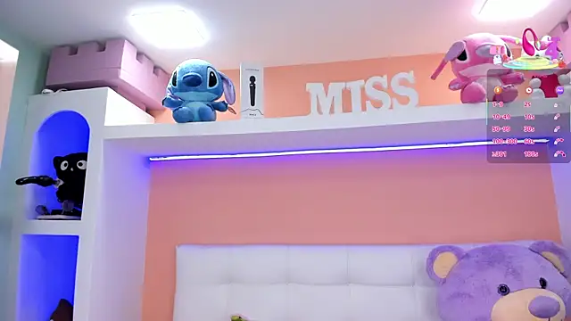 Snapshot of miss___megan chatting on 03/18/25, 05:52 miss megan online show from 03/18/25, 05:52