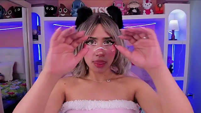 miss   megan online show from 02/17/26, 02:30